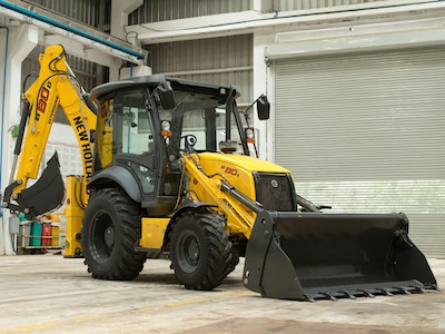 New Holland представляет новый экскаватор-погрузчик B80B