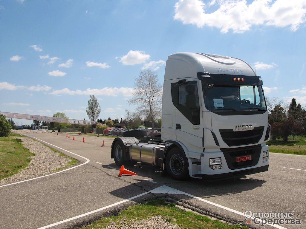 Экстренное торможение выполняет Stralis Hi-Way 480