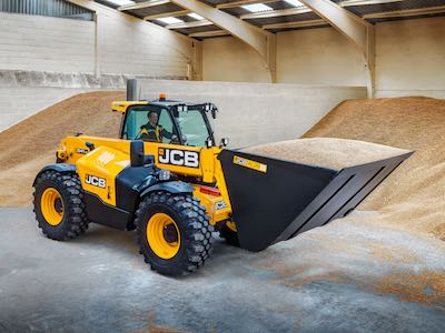 «Умный» JCB 541-70 Agri Pro отправился на юг