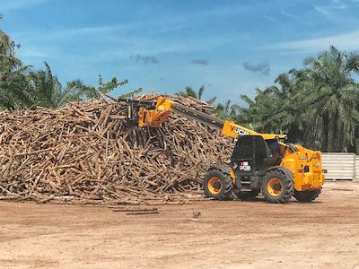 JCB отправила технику в помощь пострадавшему от стихийных бедствий острову Сулавеси