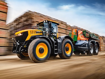 JCB Fastrac 8000 идет в Россию