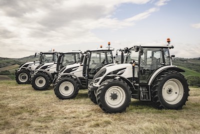 Тракторы Valtra для России стали белого цвета