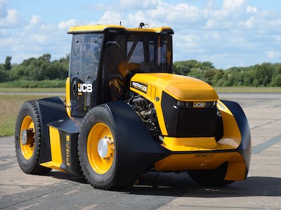 JCB Fastrac установил в Великобритании новый рекорд скорости среди тракторов