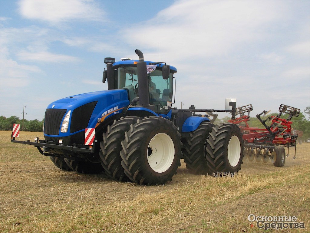 Трактор New Holland T9.615 с глубокорыхлителем Case IH Ecolo Tiger 875