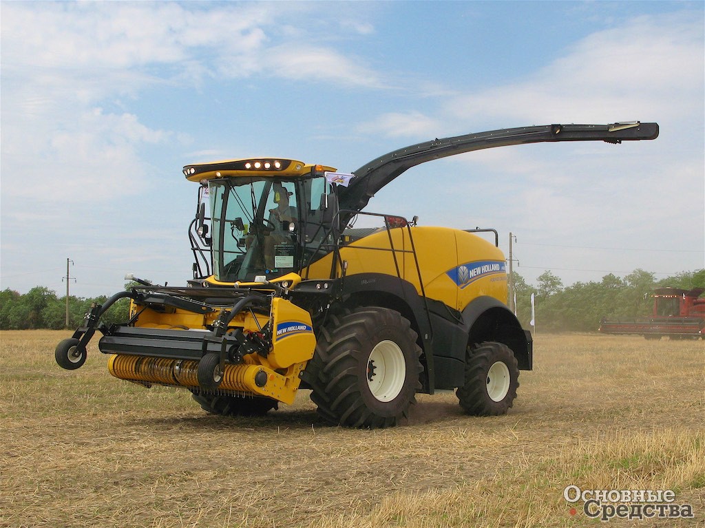 Комбайн New Holland FR450 Forage Cruiser