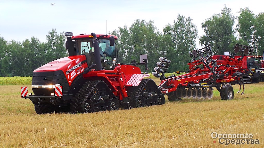 Трактор Case IH Steiger 500 в сцепе с глубокорыхлителем Case IH Ecolo Tiger 875