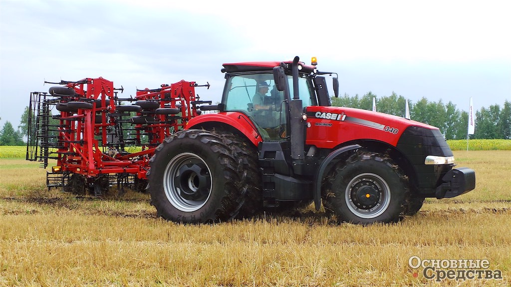 Трактор Case IH Magnum 340 с культиватором Tiger-Mate 255