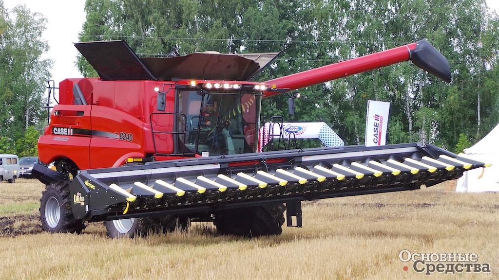 Роторный зерноуборочный комбайн Case IH Axial Flow 8240