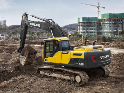 Volvo CE поставила в Россию первую партию новых экскаваторов EC200D