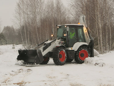 Bobcat представил первый экскаватор-погрузчик российской сборки