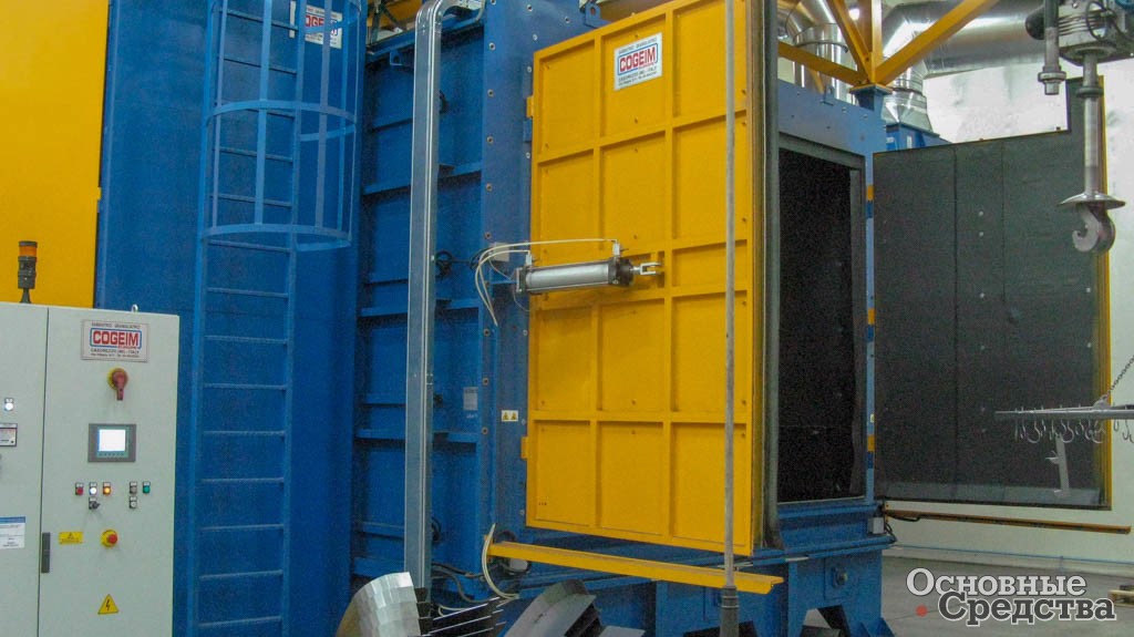 Перед сваркой и покраской детали подвергаются дробеструйной обработке в дробеструйной камере