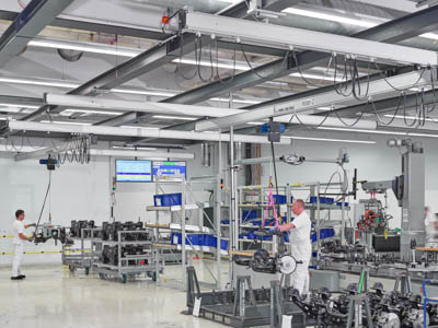 Demag выводит на рынок ряд новых компонентов для легких крановых систем KBK