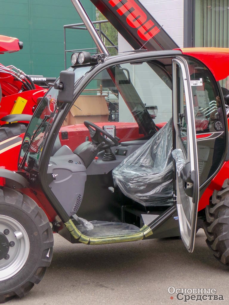Кабина погрузчика MLT-X 625-75H соответствует стандартам Manitou: удобный вход через широкий дверной проем, пневмоподрессоренное кресло, кондиционер, большая площадь остекления
