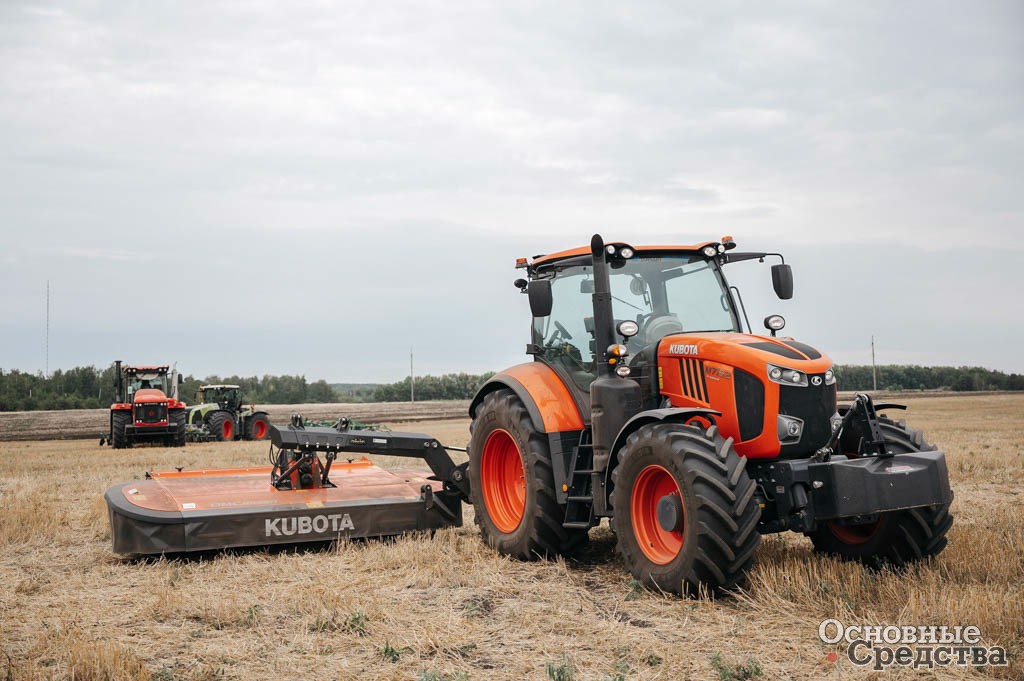 Трактор Kubota M7 с косилкой Kubota DMC6332R