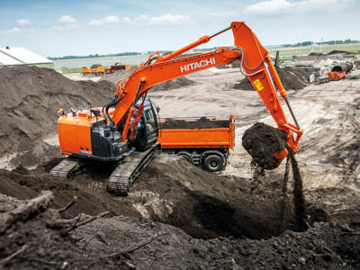 Hitachi продала около половины своей доли в Hitachi Construction