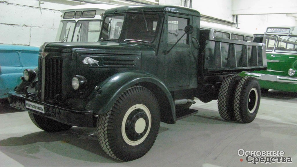 МАЗ-205А самосвал