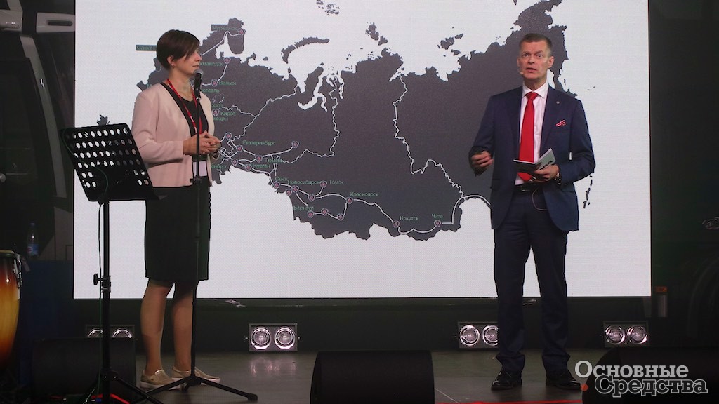 Выступает Ханс Тарделль, генеральный директор ООО "Скания-Русь"