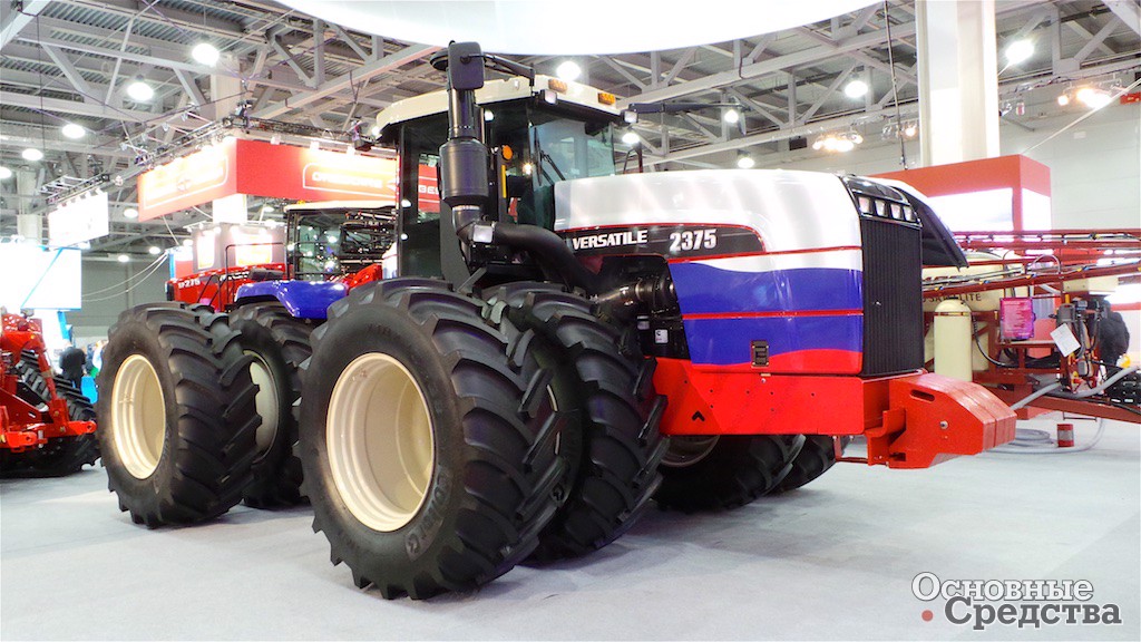 Российский трактор Versatile 2375 завода «Ростсельмаш»